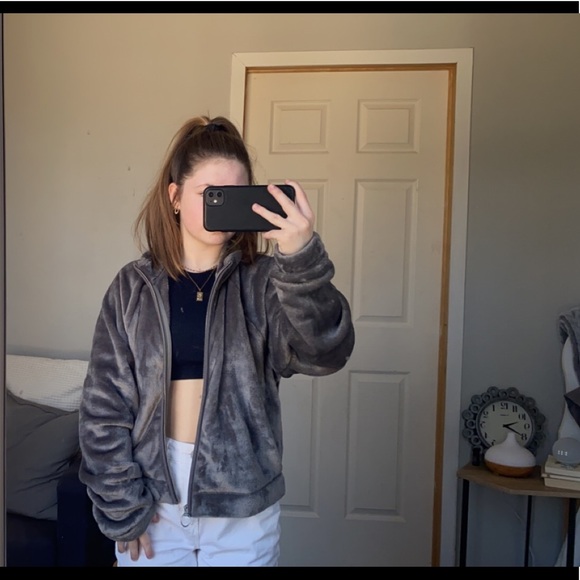 Fuzzy Grey Zip-up Hollister jacket - Picture 2 of 10